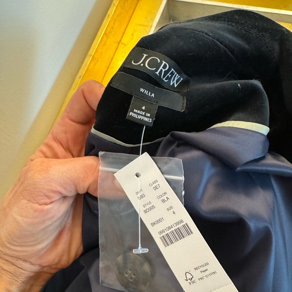 NWT JCREW black velvet blazer size 4. Too big for me - Picture 6 of 6